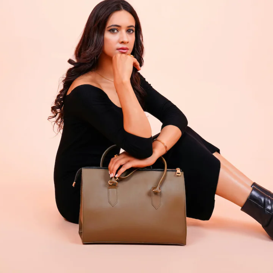 Spacious Tote Bags For Office At 30-60% Off On Myntra Fashion Carnival