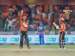 IPL 2026: अभिषेक शर्माचे तुफानी शतक, हैदराबादच्या वादळात दिल्लीची वाताहत