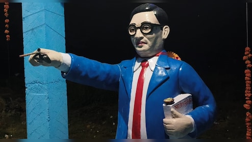 बीजेपी नेता की बर्थडे पार्टी के दौरान बाबा साहेब अंबेडकर की मूर्ति खंडित, भीड़ का फूटा गुस्सा