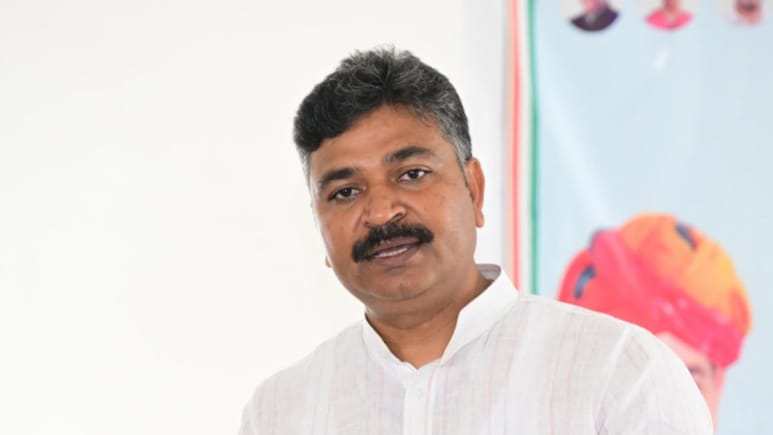 पचपदरा रिफाइनरी और जयपुर मेट्रो को टीकाराम जूली ने बताया कांग्रेस का विजन, बीजेप पर श्रेय लेने का आरोप