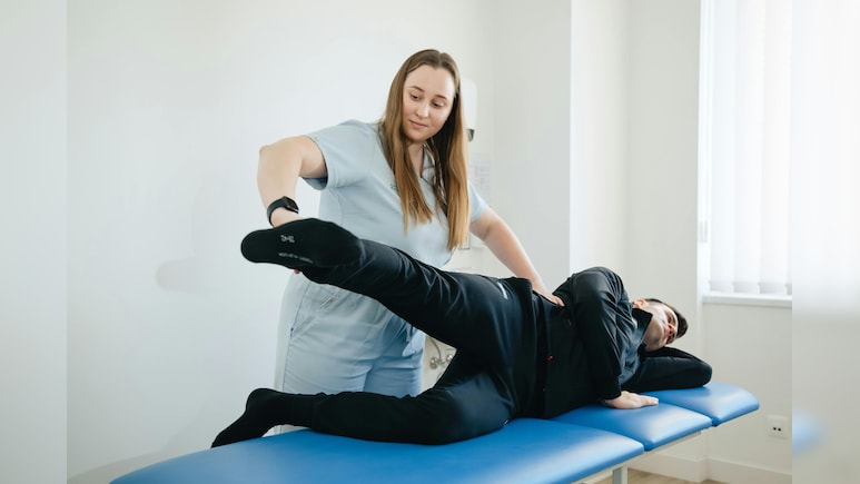 बिना NEET पास किए भी किए जा सकते हैं ये मेडिकल कोर्सेज, हेल्&zwj;थकेयर में बनाएं करियर