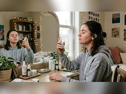 Can Viral Clove Water Really Clear Acne? What Science Says