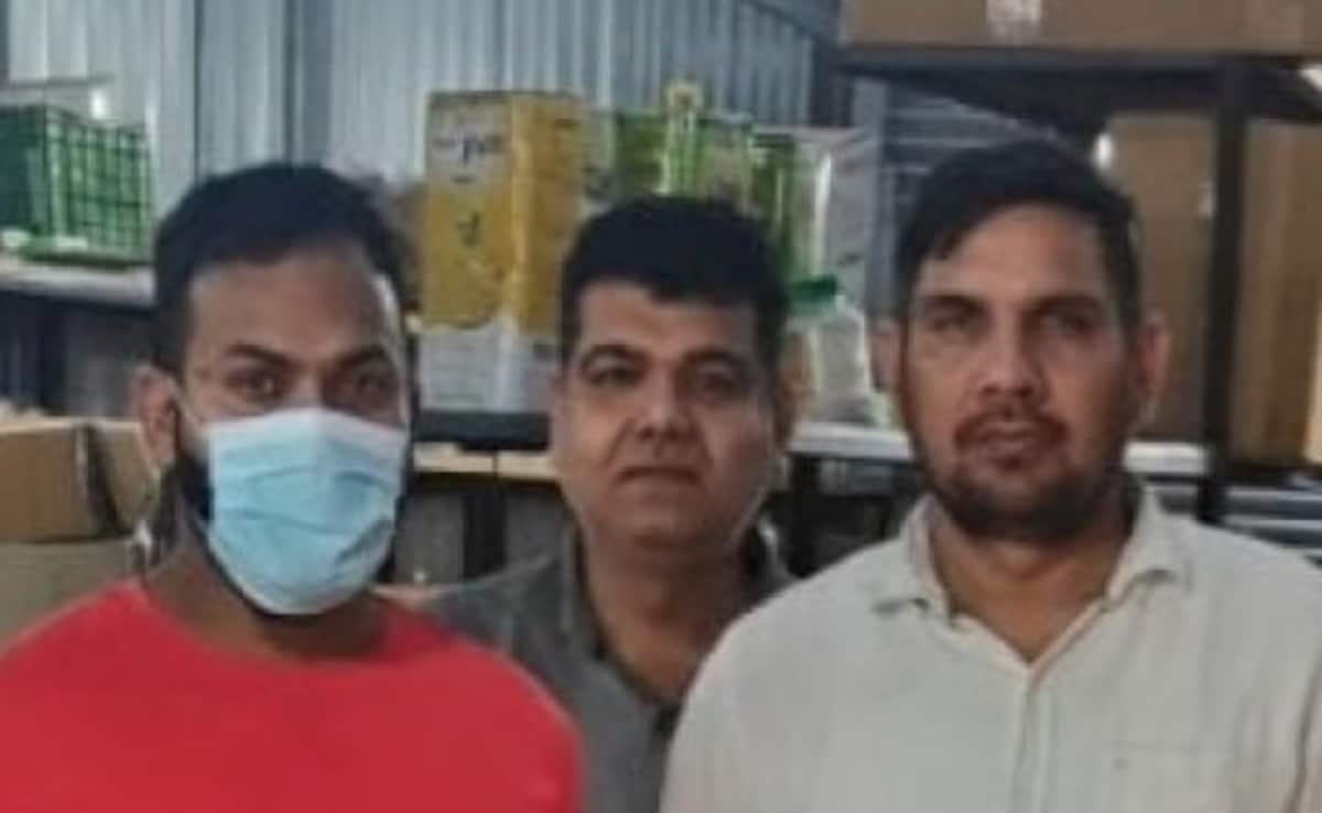 Expired Product: दुकानदार कम दाम पर बेच रहा था सामान, दिल्ली पुलिस की रेड में खुली पोल, आरोपी गिरफ्तार