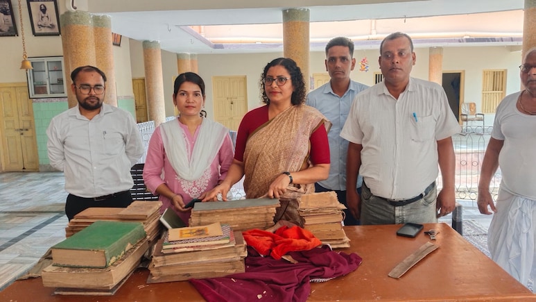 बिहार के राधा रमण मंदिर में मिलीं 18 दुर्लभ पांडुलिपियां, जिसमें छिपे हैं कई राज!