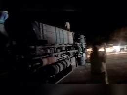 मथुरा में एक और हादसा, डबल डेकर बस पलटने से 20 यात्री घायल