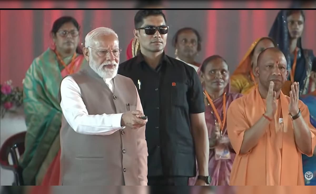 LIVE: बनारस में PM मोदी ने दी 6300 करोड़ रुपये की सौगात, 163 परियोजनाओं का किया लोकार्पण और शिलान्यास