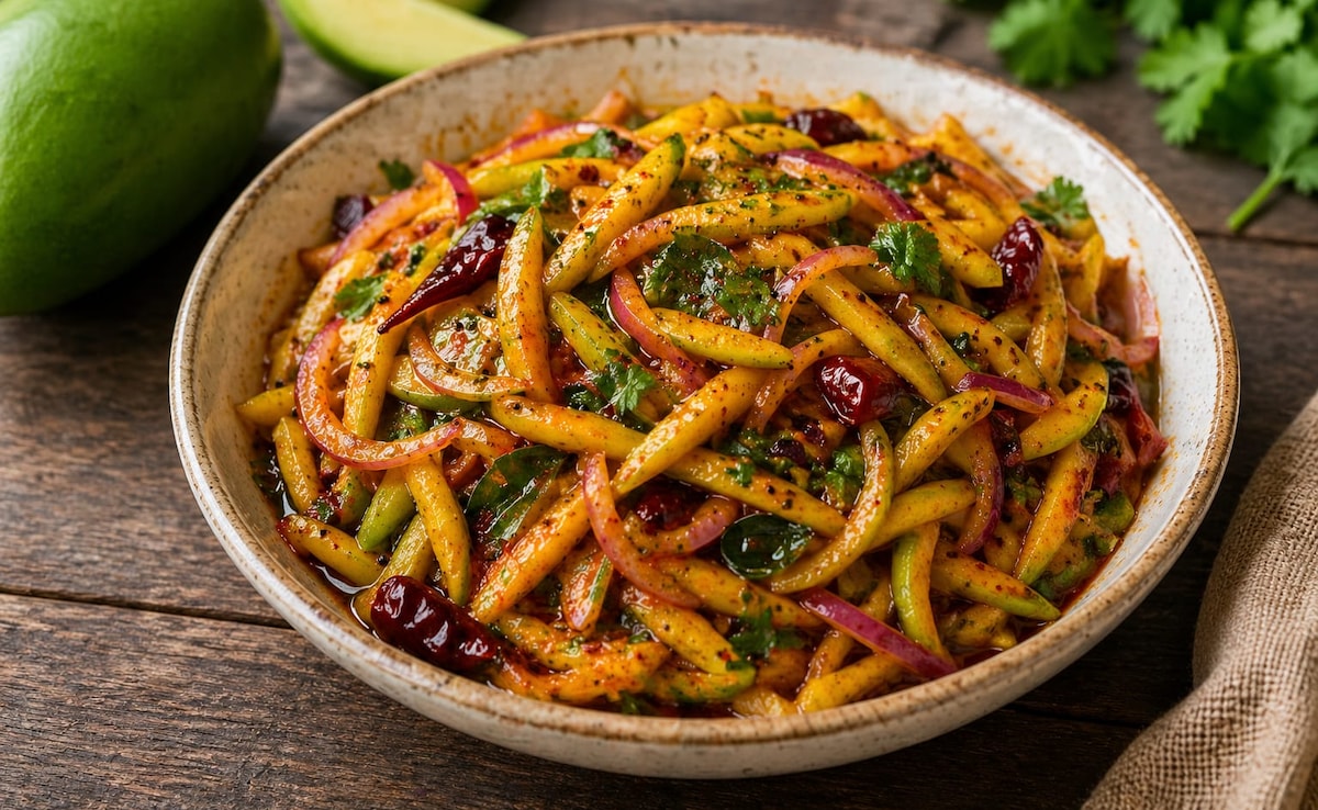 Kairi Kochkai Chutney: कच्चे आम की चटपटी चटनी, गर्मियों में हर खाने का स्वाद करेगी दोगुना, फटाफट नोट करें रेसिपी!