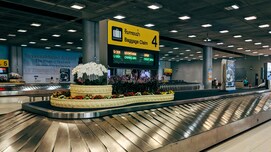 एयरपोर्ट पर नौकरी कैसे मिलती है, कितनी होती है सैलरी