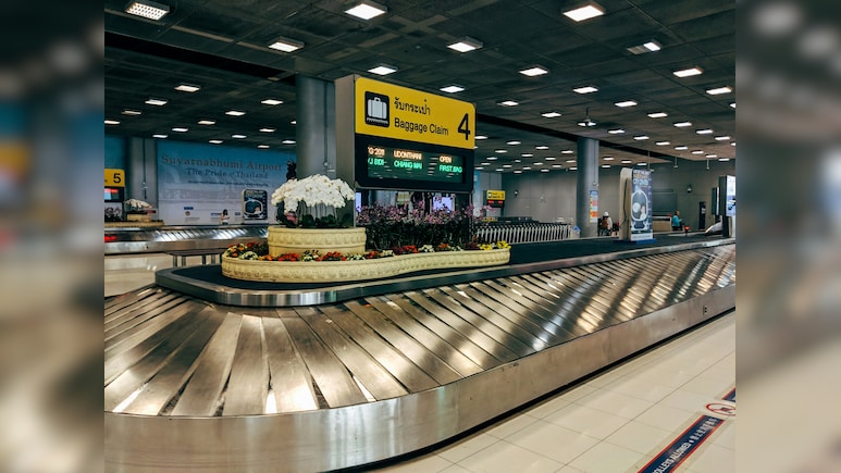 एयरपोर्ट पर नौकरी कैसे मिलती है, कितनी होती है सैलरी