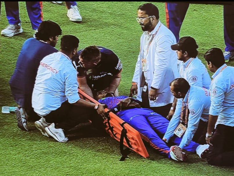 What Has Happened To Lungi Ngidi - Delhi Capitals Star Suffers Nasty Injury, Ambulance Arrives On Ground During DC vs PBKS