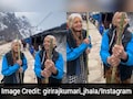 70 की उम्र में ऐसा जज्बा! केदारनाथ जाते वक्त मिलीं दो बहनों ने सिखाया जिंदगी जीने का असली तरीका - देखें Video