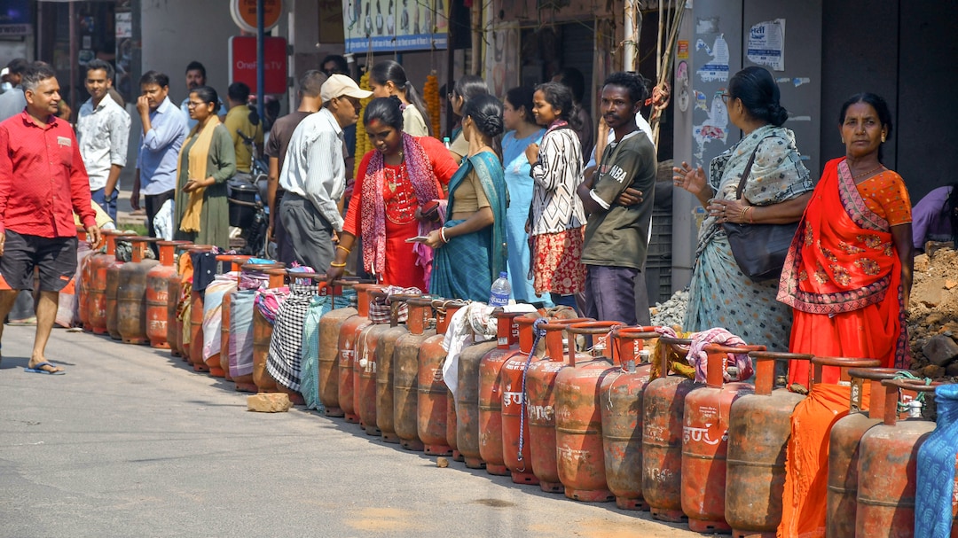 India LPG Consumption Fall 13% Amid West Asia Conflict