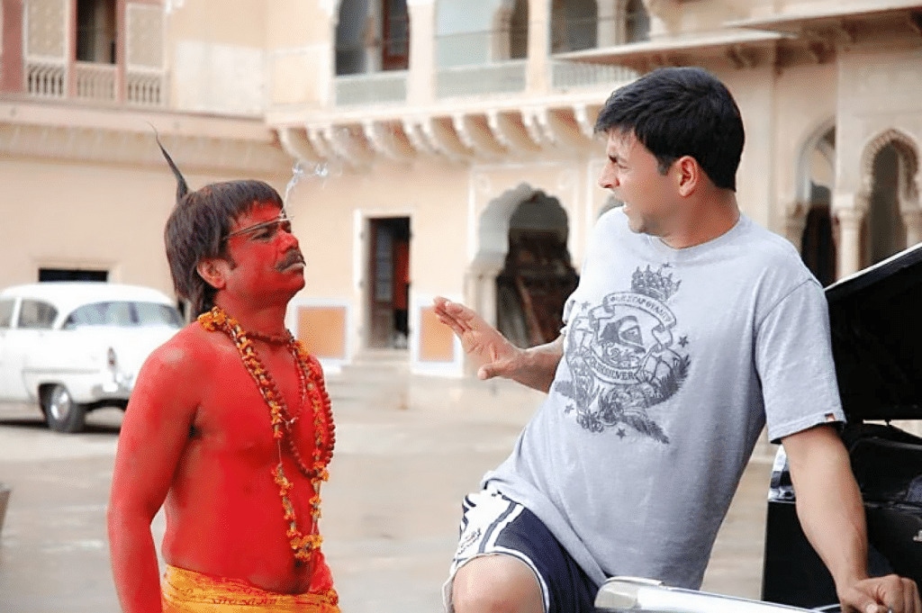 Rajpal Yadav and Akshay Kumar in Bhool Bhulaiyaa Rajpal Yadav and Akshay Kumar in Bhool Bhulaiyaa