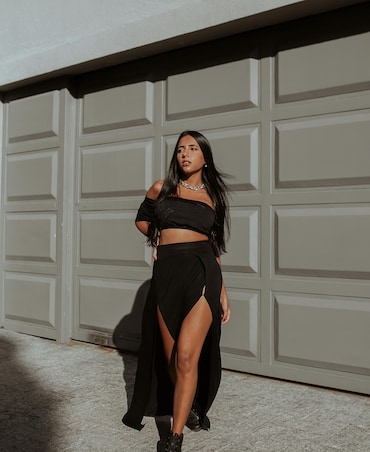 8 Ways To Wear Black In Summer