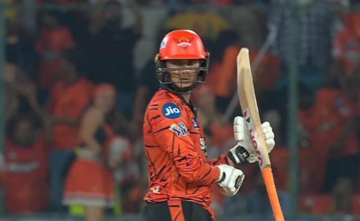 SRH vs DC: हैदराबाद में अभिषेक का तूफानी शतक, सभी को पछाड़ बॉस बने  शर्मा, अब वैभव को देना होगा जवाब