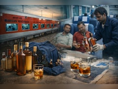 Indian Railway: इस ट्रेन के AC कोच को अटेंडर ने बना दिया 'चलता फिरता बार', उपलब्ध करता था मनपसंद शराब
