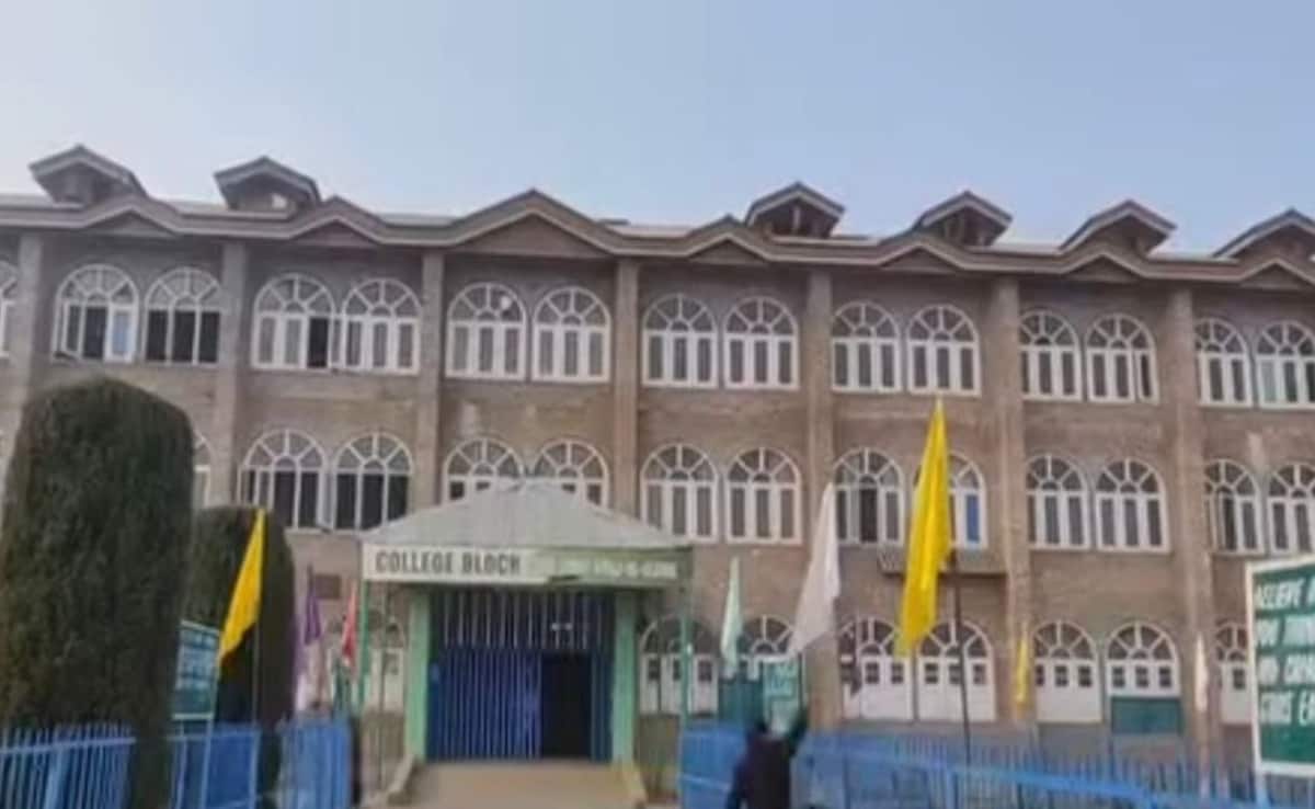 Prominent J&K Madrasa Declared Unlawful Entity Over Jamaat-E-Islami Links