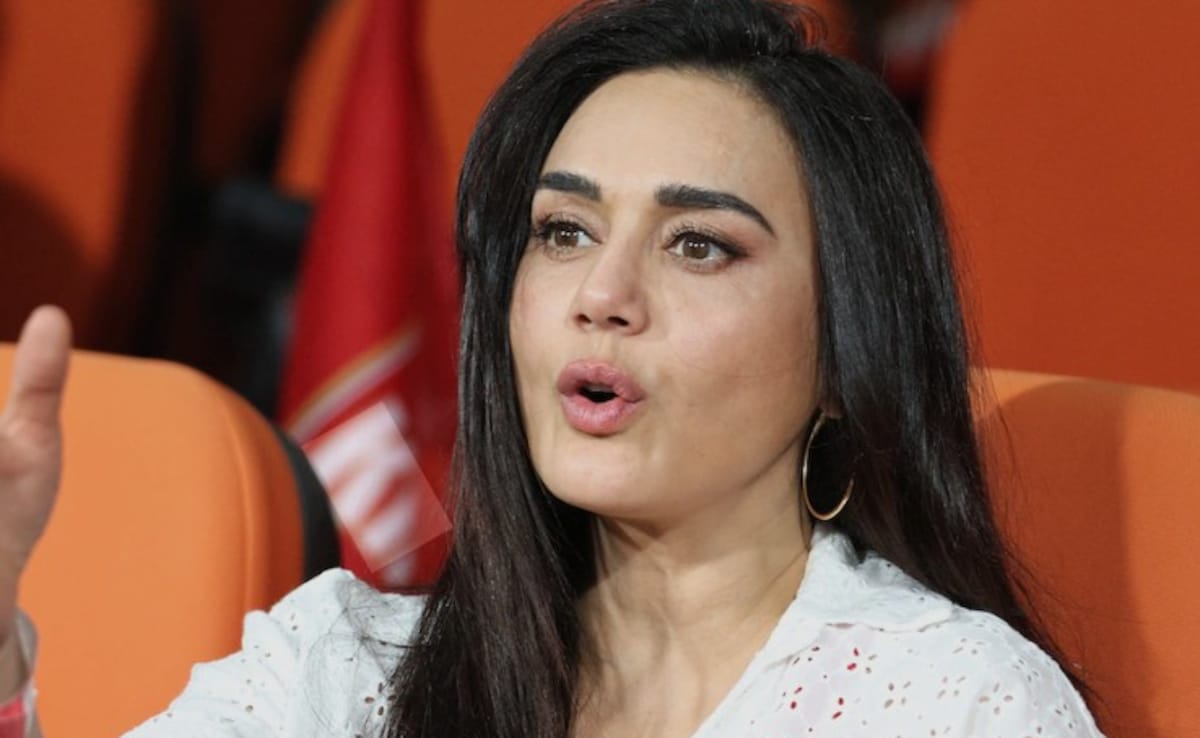 प्रीति जिंटा को फैन ने कहा 'ट्रॉफी' तो भड़कीं एक्ट्रेस, दिया करारा जवाब बोलीं- औरत किसी की प्रॉपर्टी नहीं