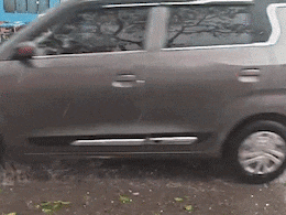 दिल्ली-नोएडा में दिन में छाया अंधेरा, कई इलाकों में आंधी के साथ भारी बारिश, गाजियाबाद में गिरे ओले