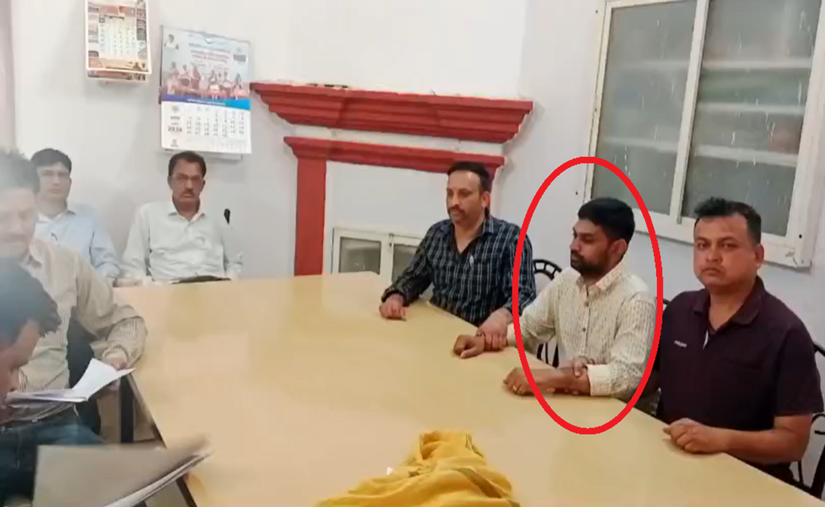 PM आवास की दूसरी किस्त के नाम पर 15 हजार की रिश्वत, खरगोन में उप राजस्व अधिकारी रंगेहाथ गिरफ्तार