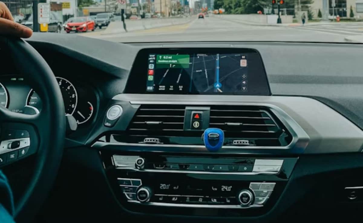 CarPlay पर WhatsApp हुआ स्मार्ट! अब कार में बैठे-बैठे करें कॉल और मैसेज, जानिए कैसे