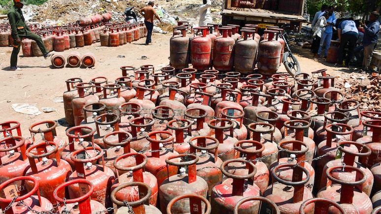 केरल में निजी गैस एजेंसी से 500 अवैध LPG सिलेंडर जब्त, 232 एलपीजी वितरकों पर जुर्माना भी लगा