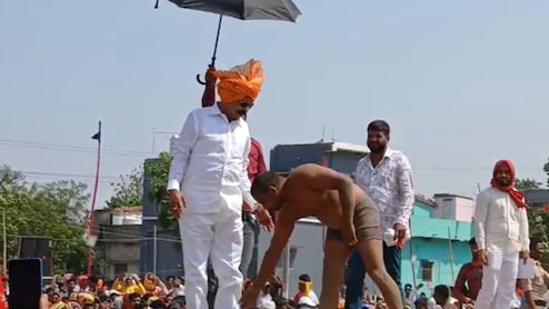 अनंत सिंह के गांव में लड़ रहे ईरान के पहलवान, दंगल छोड़ मोकामा विधायक के राजसी अंदाज को निहार रहे दर्शक