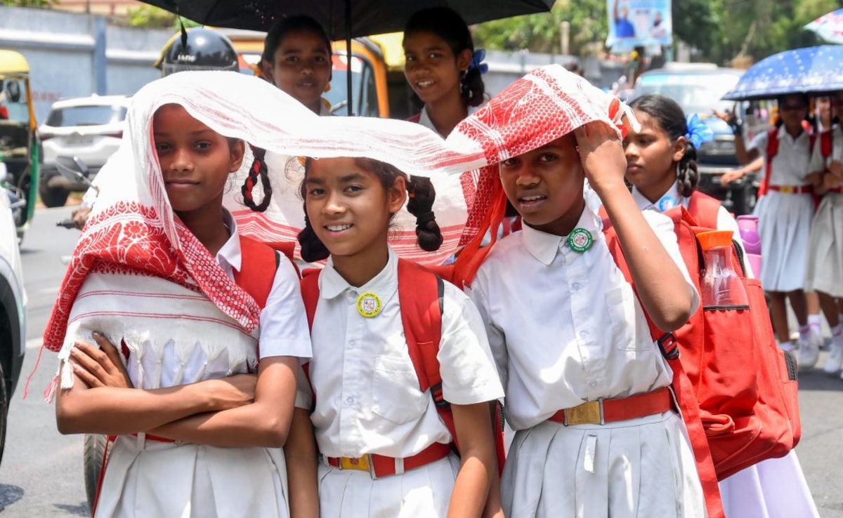 LIVE: उत्तराखंड में हीटवेव की चेतावनी, हरिद्वार में स्कूलों का समय बदला, नया टाइम टेबल देख लें