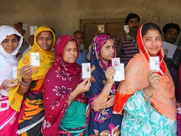 West Bengal Election 2026 LIVE Voting: बंगाल में दोपहर 1 बजे तक 62.18% वोटिंग, मुर्शिदाबाद में पोलिंग बूथ के बाहर चले लाठी-डंडे