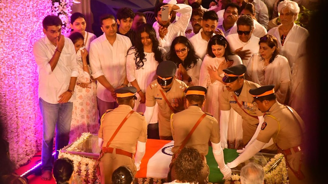 Asha Bhosle Funeral: Asha Parekh, Sachin Tendulkar, Anjali Tendulkar, Tabu Pay Homage To Legendary Singer — See Photos