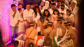Asha Bhosle Funeral: Asha Parekh, Sachin Tendulkar, Anjali Tendulkar, Tabu Pay Homage To Legendary Singer — See Photos