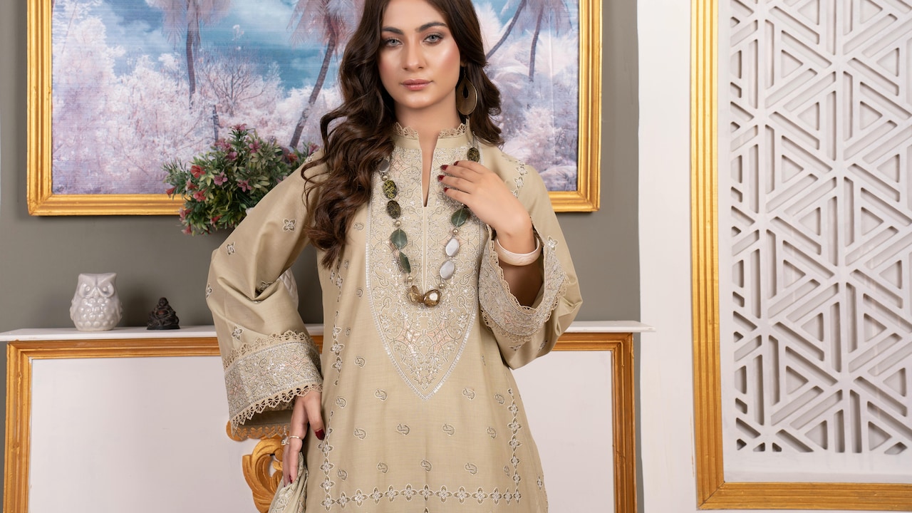 Front-Slit Kurtas For Women: Stylish Designs That Dont Reveal Too Much