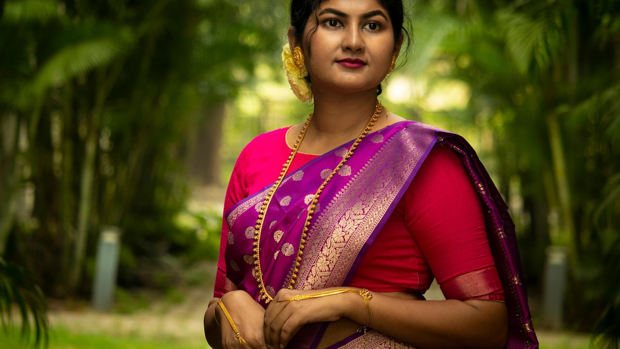 Why Do Some Sarees Refuse To Stay On The Shoulder? A Fabric Guide That Explains It