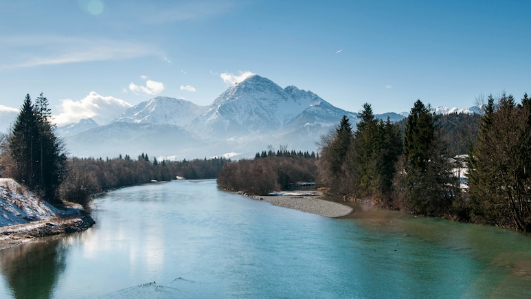 Which Countries Don't Have Any River?