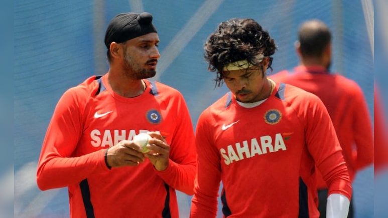 श्रीसंत और हरभजन सिंह आमने-सामने, पूर्व तेज गेंदबाज ने भज्जी पर IPL थप्पड़ कांड से पैसे कमाने का लगाया आरोप