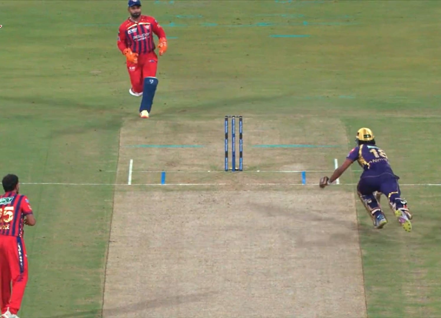 IPL 2026 Live: Furious KKR Star Throws Helmet After Controversial Dismissal vs LSG