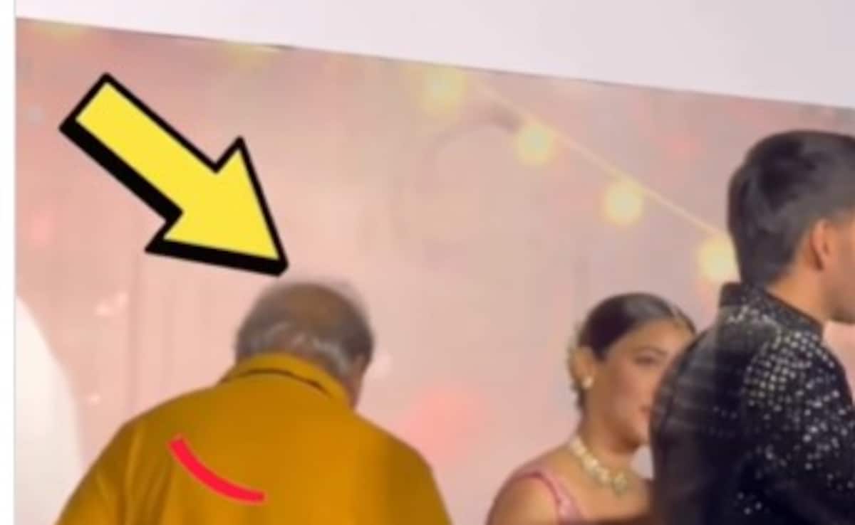 फिल्म गिन्नी वेड्स सनी 2 के ट्रेलर लॉन्च पर सीनियर एक्टर को किया गया इग्नोर? अविनाश तिवारी से फैंस ने पूछा