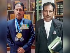 पैसे न होने पर काट दिया गया था स्कूल से नाम, अब इस इंसान के पास हैं 138 डिग्री, डिप्लोमा और प्रमाणपत्र