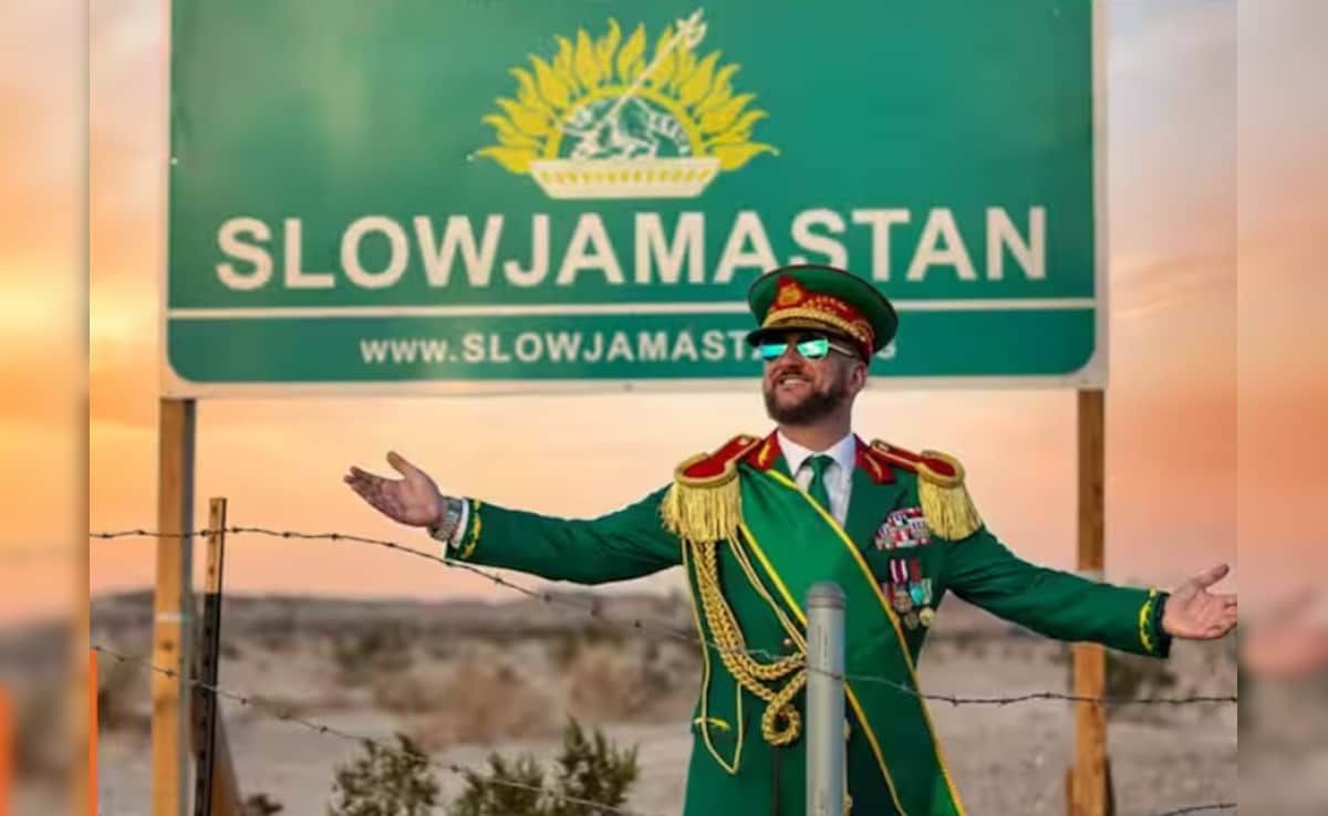 सावधान! इस देश में 'क्रॉक्स' पहने तो खैर नहीं और ईमेल किया तो हो जाएगी जेल!