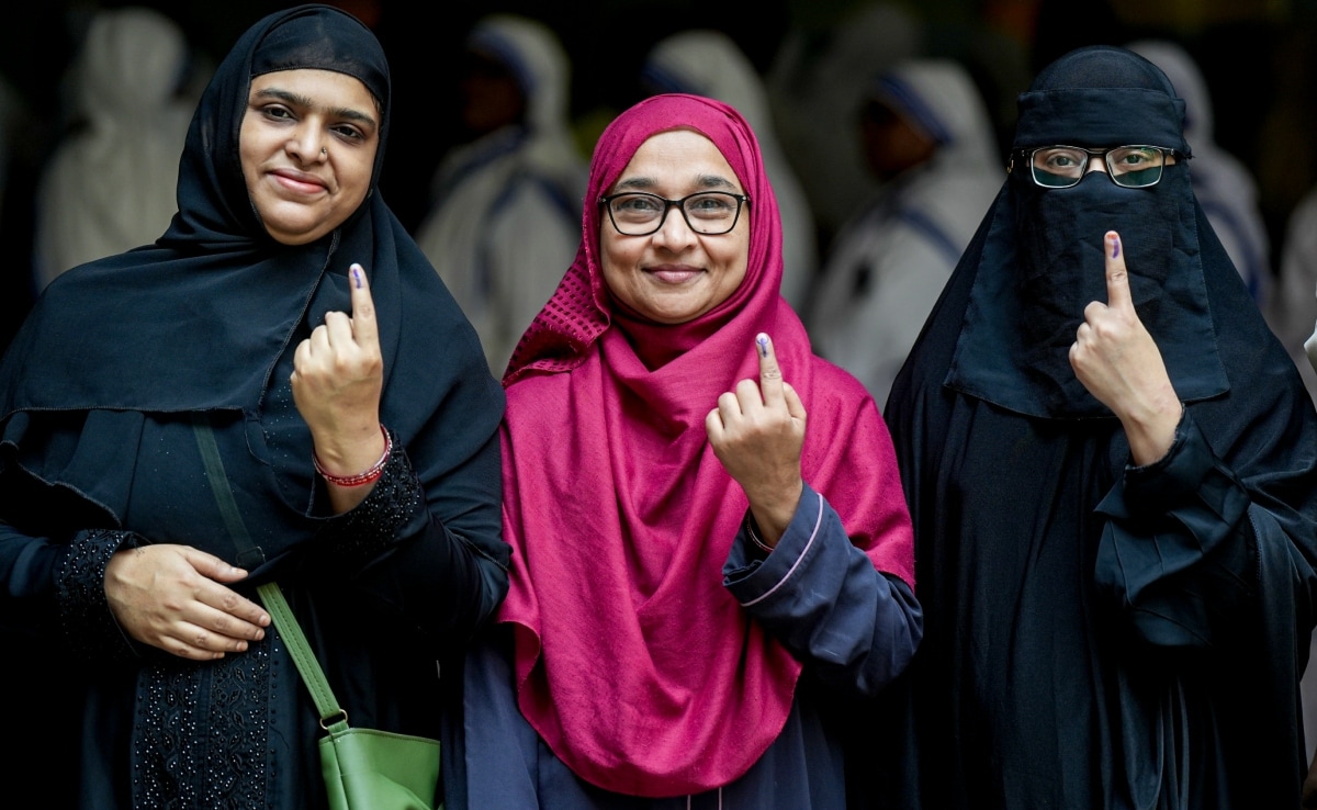 ममता बनर्जी का आरोप रहा है कि केंद्र सरकार एसआईआर के जरिए मुसलमानों को वोट देने के अधिकार से वंचित रखना चाहती है.