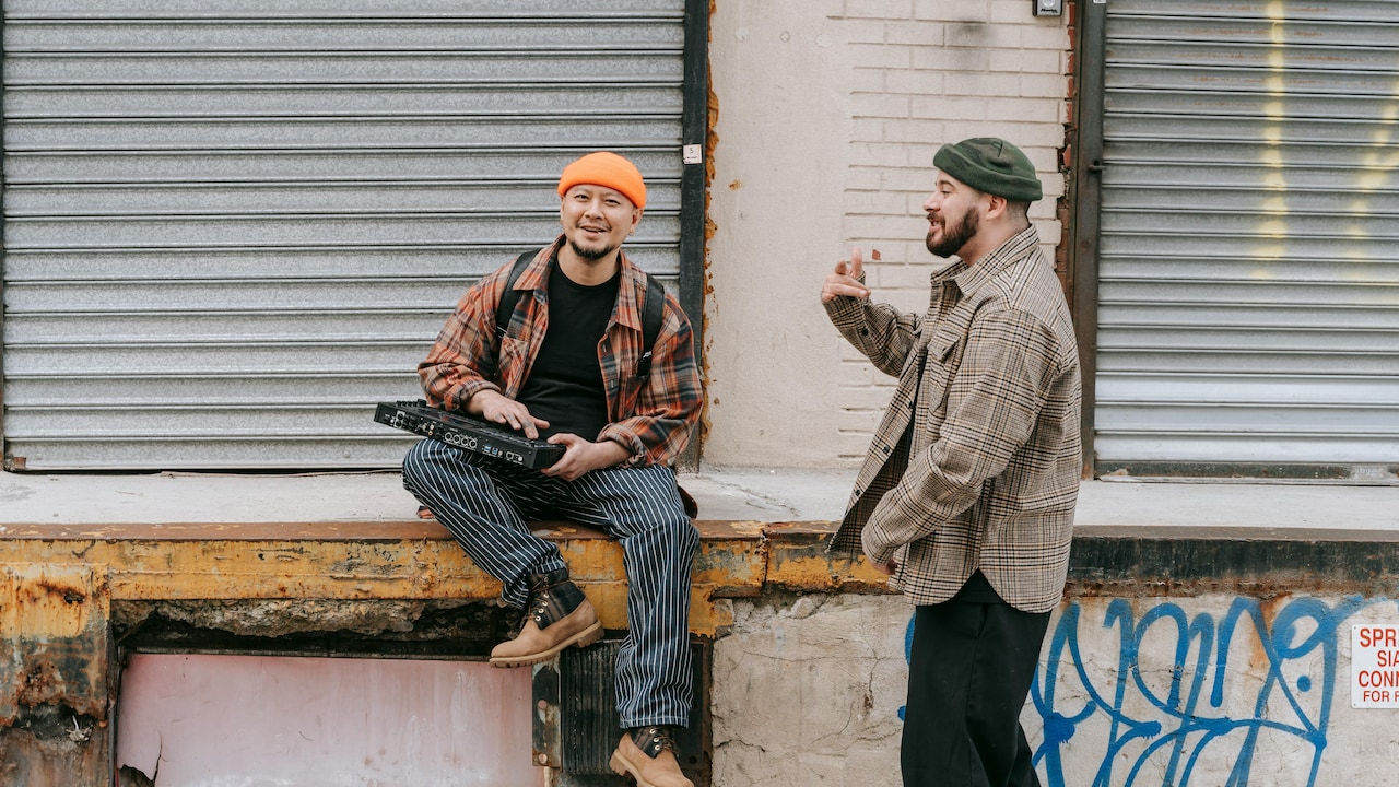 How To Style Oversized Shirts Without Looking Boxy: 10 Easy Tips