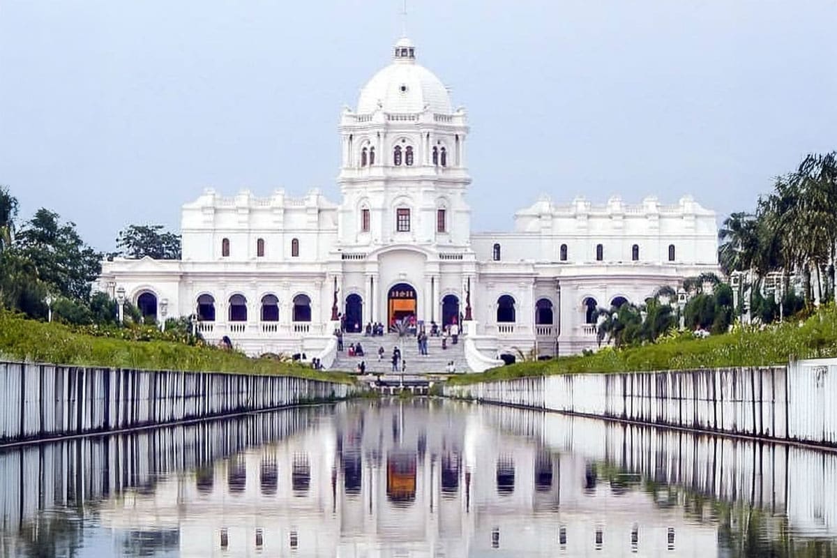 A Day Around Ujjayanta: Agartala at Its Calmest
