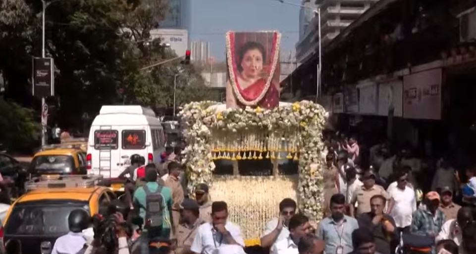 Asha Bhosle Funeral Updates: Legend's Final Journey Begins, India Pays Last Tribute