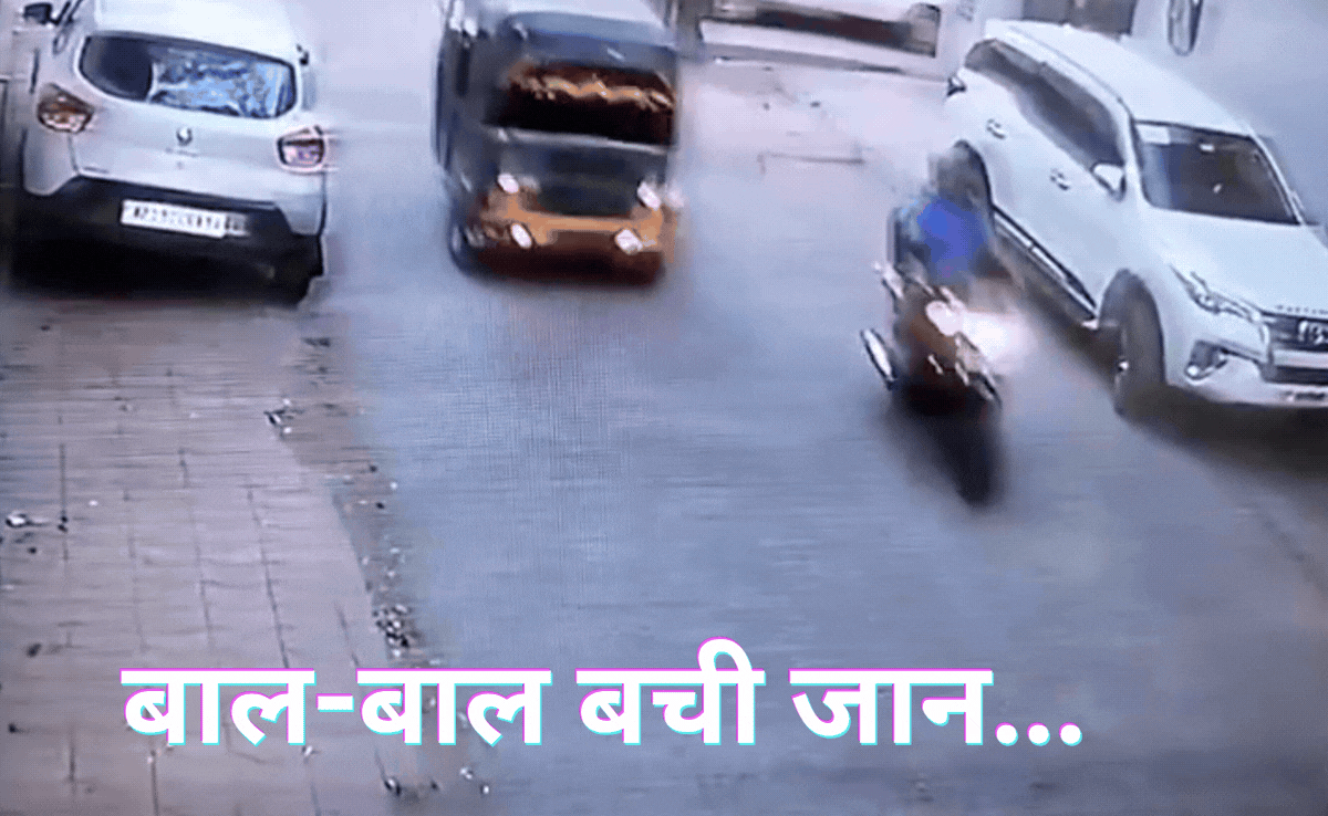 VIDEO: अचानक आसमान से गिरी आफत, कवच बन गया सिर पर लगा हेलमेट. मौत को छूकर लौट आया युवक