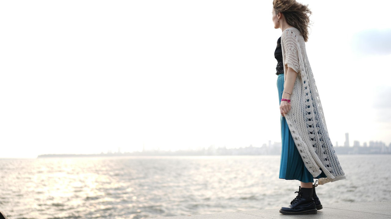 Summer Layering Guide: How To Wear Shrugs Without Bulk Or Heat