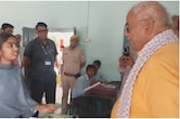 शिक्षा मंत्री ने 7वीं की छात्रा से पूछा 'संविधान' पर सवाल, जवाब सुनकर दी शाबाशी; अफसरों की लगी क्लास