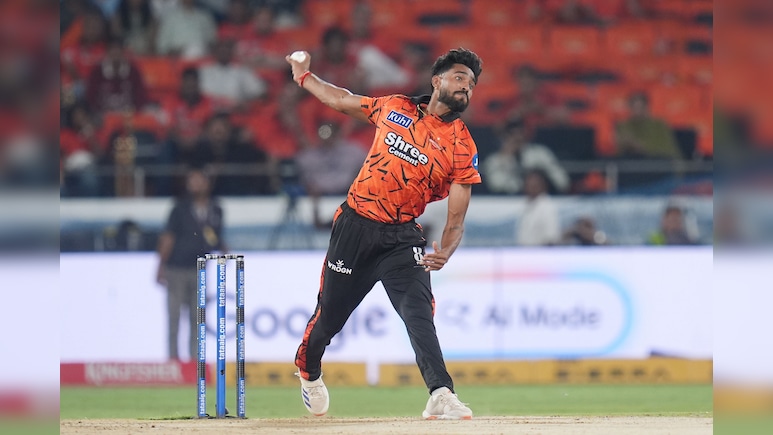 IPL के इतिहास में पहले ही ओवर में तीन विकेट लेनेवाले प्रफुल्ल हिंगे बन गए सोशल मीडिया हीरो, 17 घंटे में 75 गुना बढ़ गए फॉलोअर्स