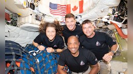 अंतरिक्ष में इतिहास रचने के बाद पृथ्वी पर लौट रहा है NASA का यान आर्टेमिस-II, जानें कितने बजे होगी वापसी
