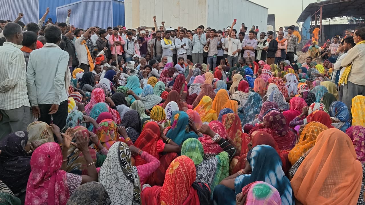 ken betwa link project protest chhatarpur Madhya Pradesh tribal movement work stalled