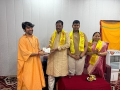 बागेश्वर धाम पहुंचे पूर्व CJI; बीआर गवई ने परिवार के साथ किया बालाजी का दर्शन, धीरेंद्र शास्त्री की मुलाकात